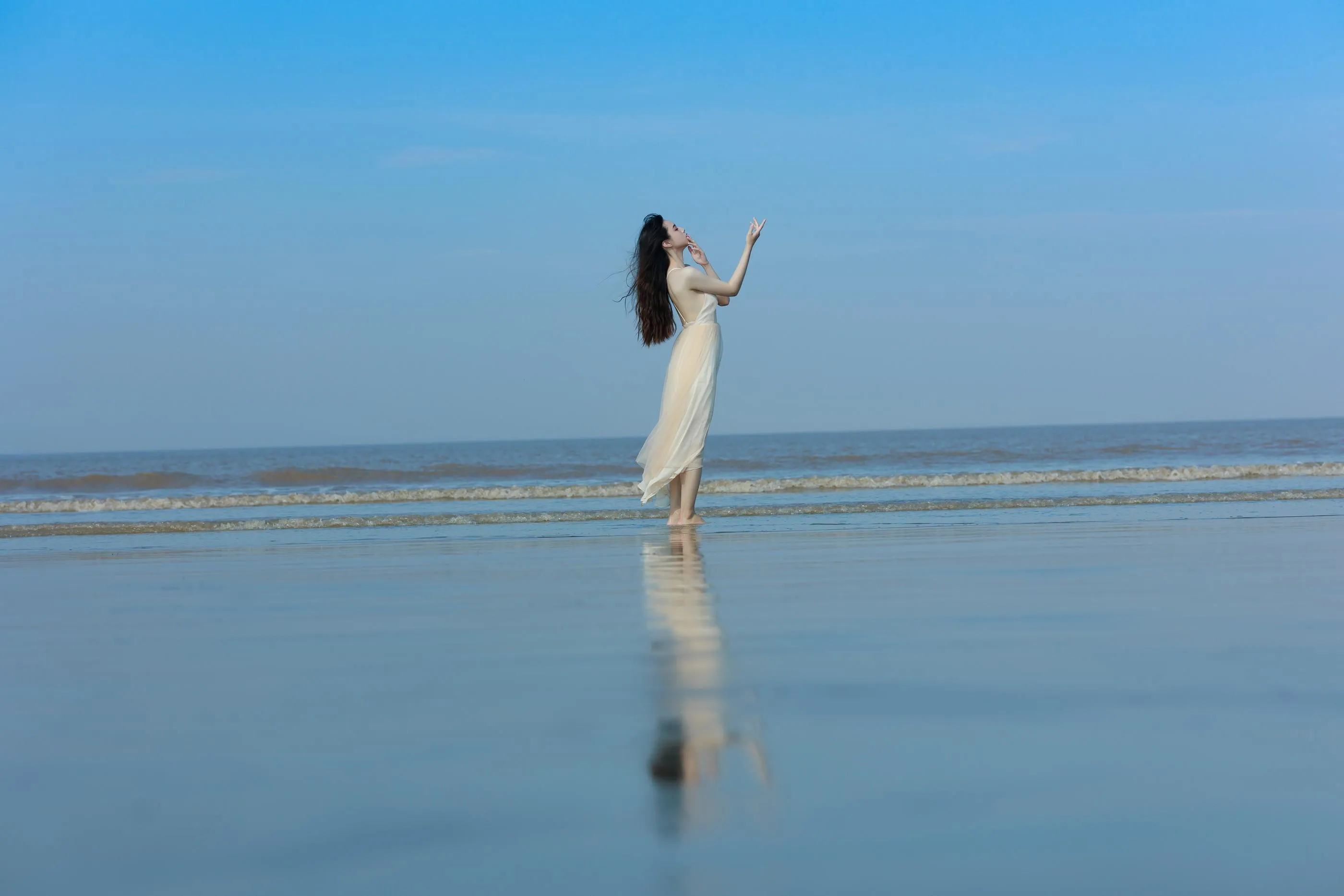 [艺图语] 2022.06.23 听海 贰加六 [36P]插图1